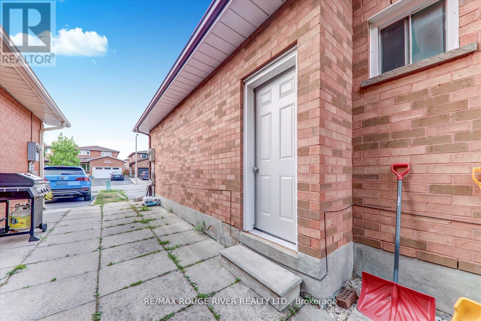 Photo 32 of 23 Jackman Crescent, Vaughan ON