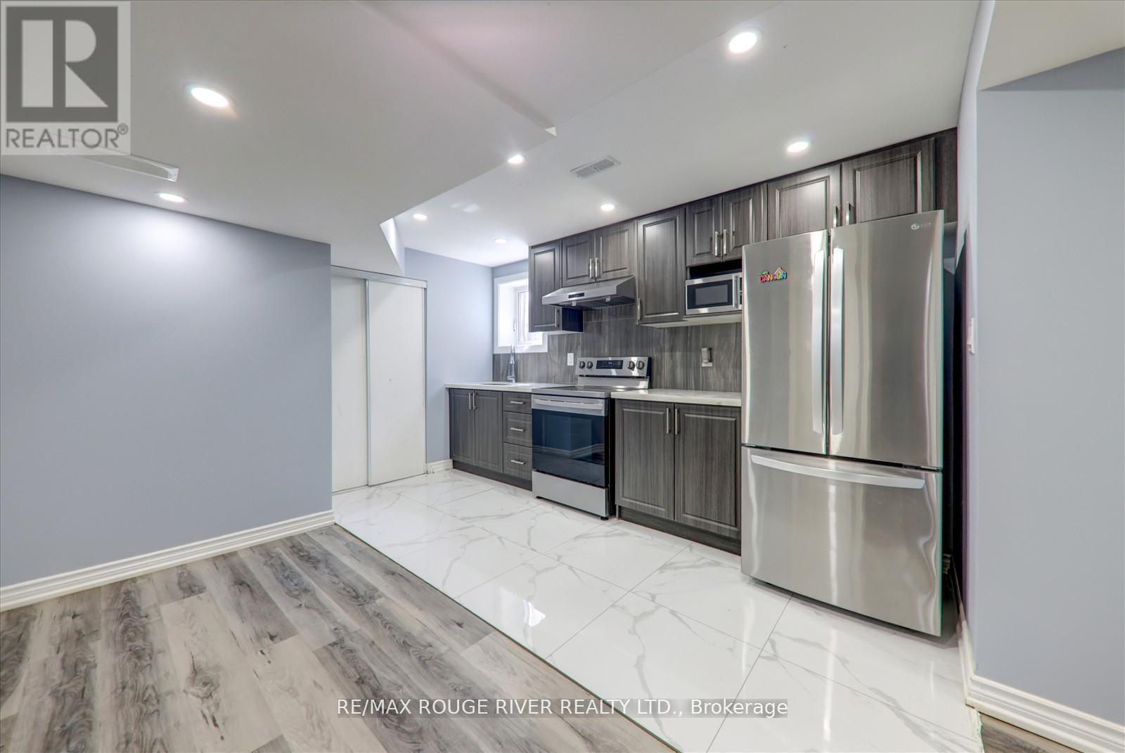Photo 36 of 23 Jackman Crescent, Vaughan ON