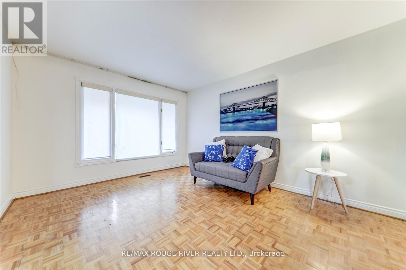 Photo 6 of 23 Jackman Crescent, Vaughan ON