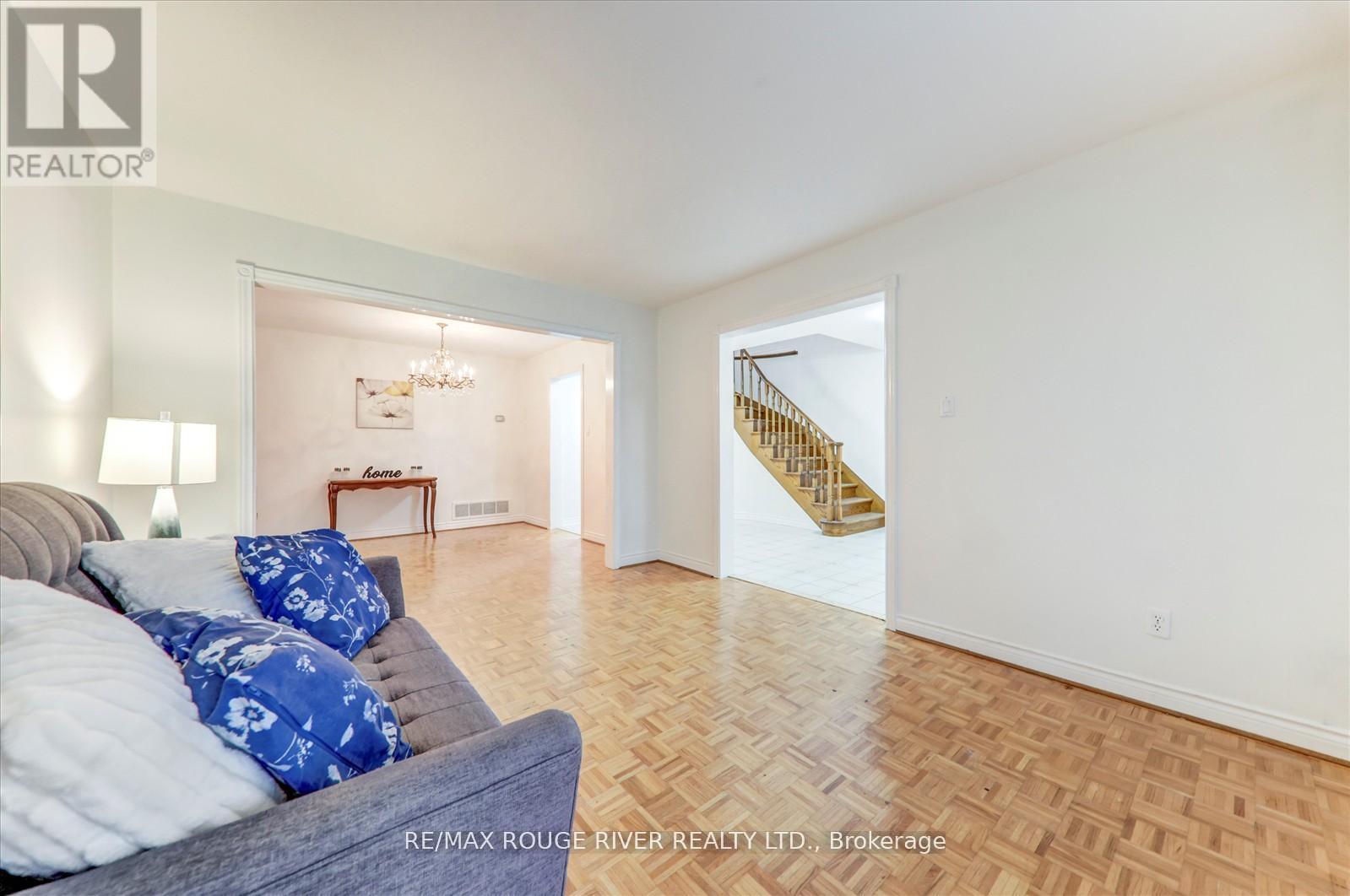 Photo 8 of 23 Jackman Crescent, Vaughan ON