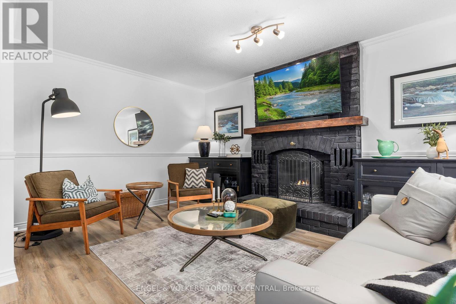 Photo 11 of 204 Killarney Grove, London North ON