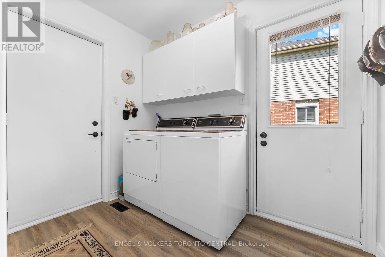 Photo 16 of 204 Killarney Grove, London North ON