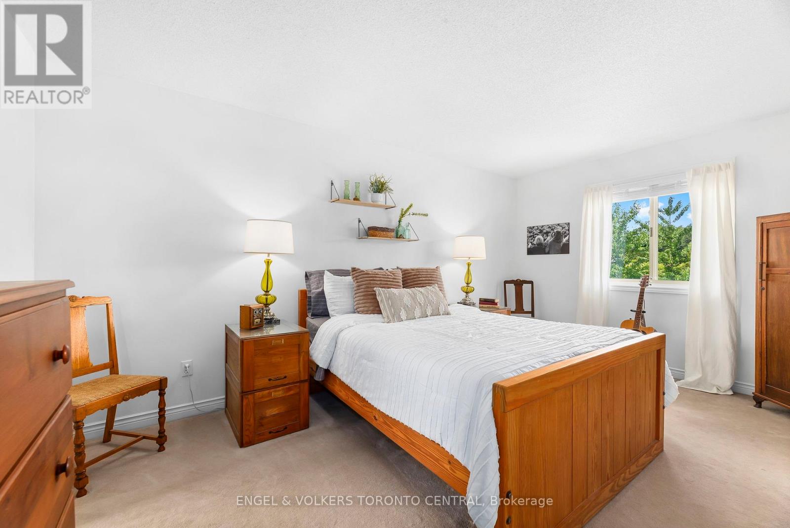 Photo 24 of 204 Killarney Grove, London North ON