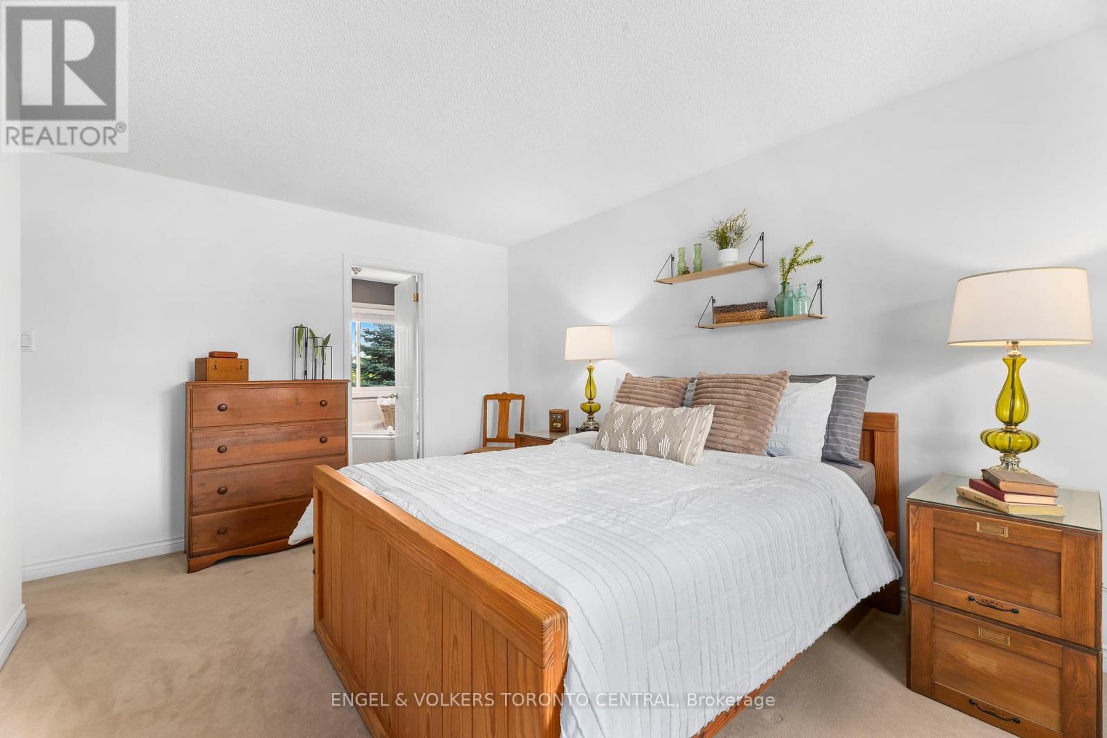 Photo 25 of 204 Killarney Grove, London North ON