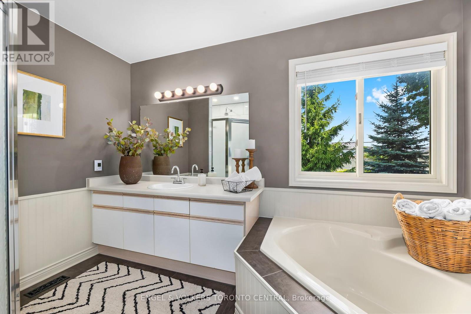 Photo 26 of 204 Killarney Grove, London North ON