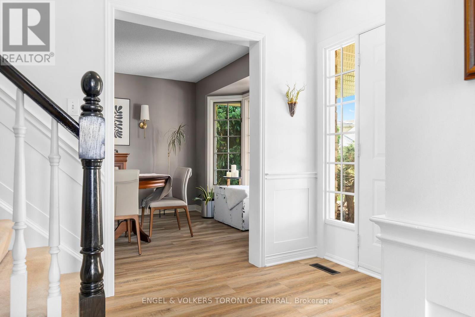 Photo 4 of 204 Killarney Grove, London North ON