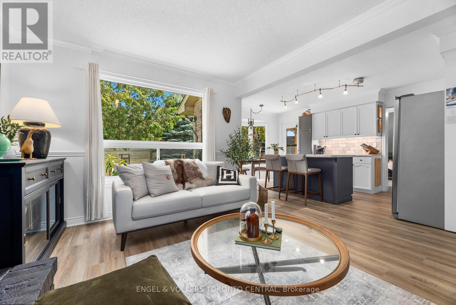 Photo 7 of 204 Killarney Grove, London North ON