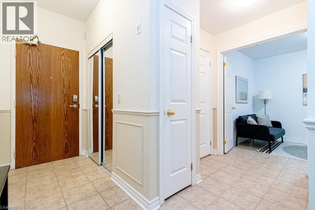 Photo 5 of 2000 Creekside Drive Unit 805, Dundas ON