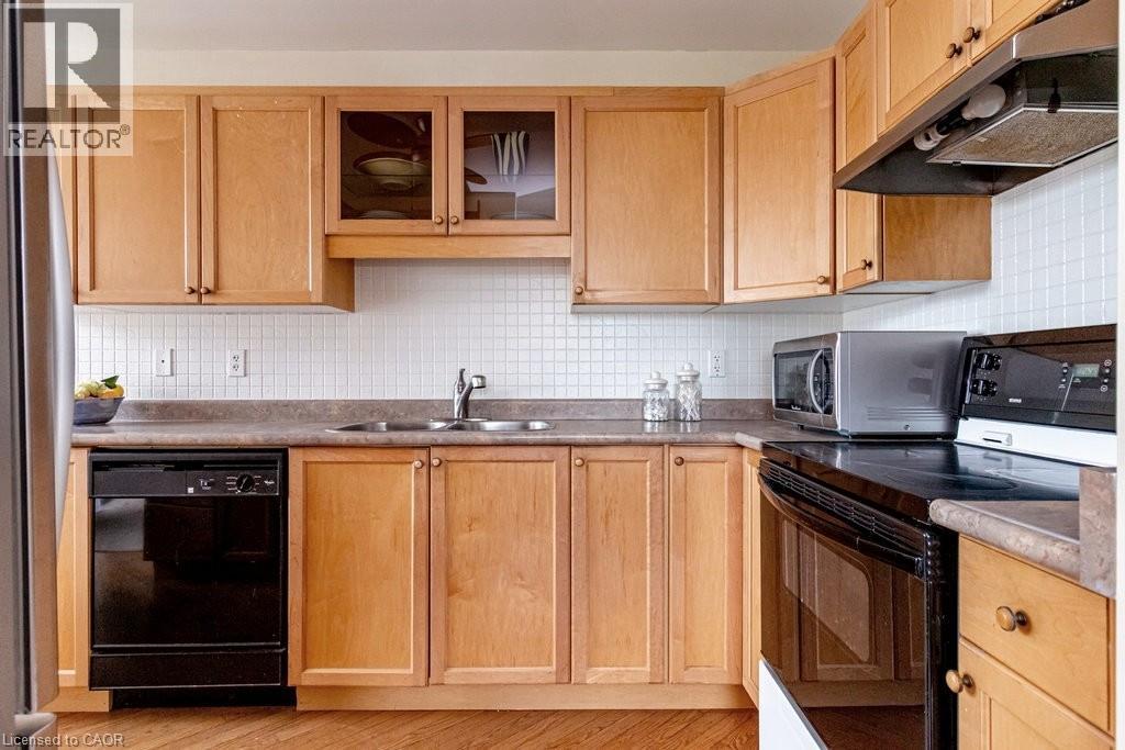 Photo 12 of 2000 Creekside Drive Unit 805, Dundas ON