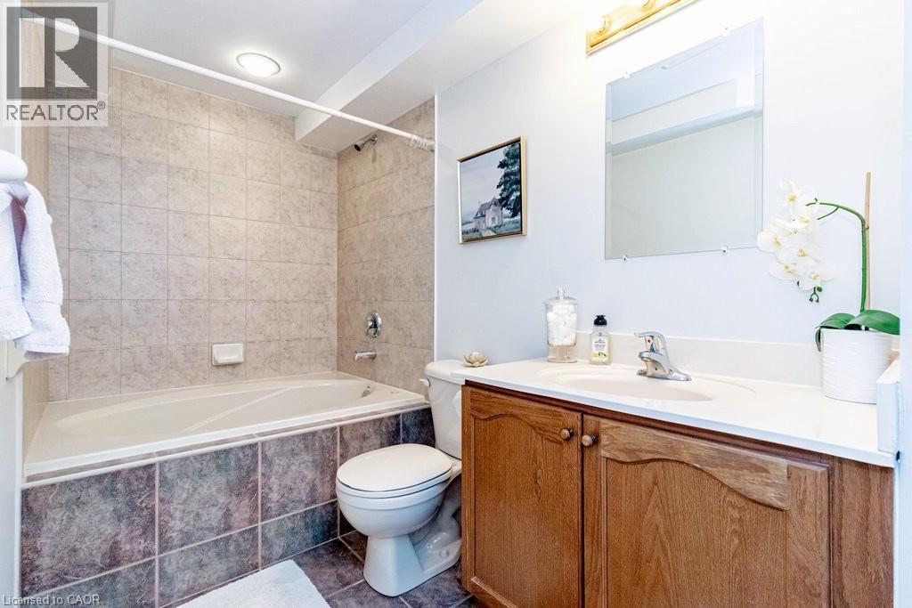 Photo 19 of 2000 Creekside Drive Unit 805, Dundas ON
