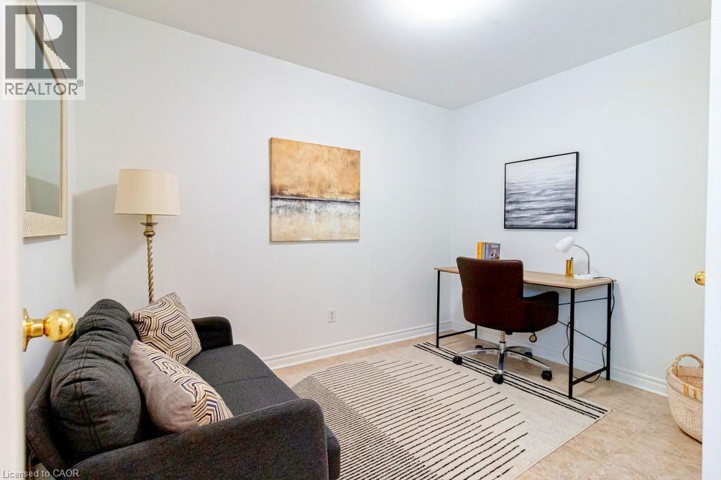 Photo 15 of 2000 Creekside Drive Unit 805, Dundas ON