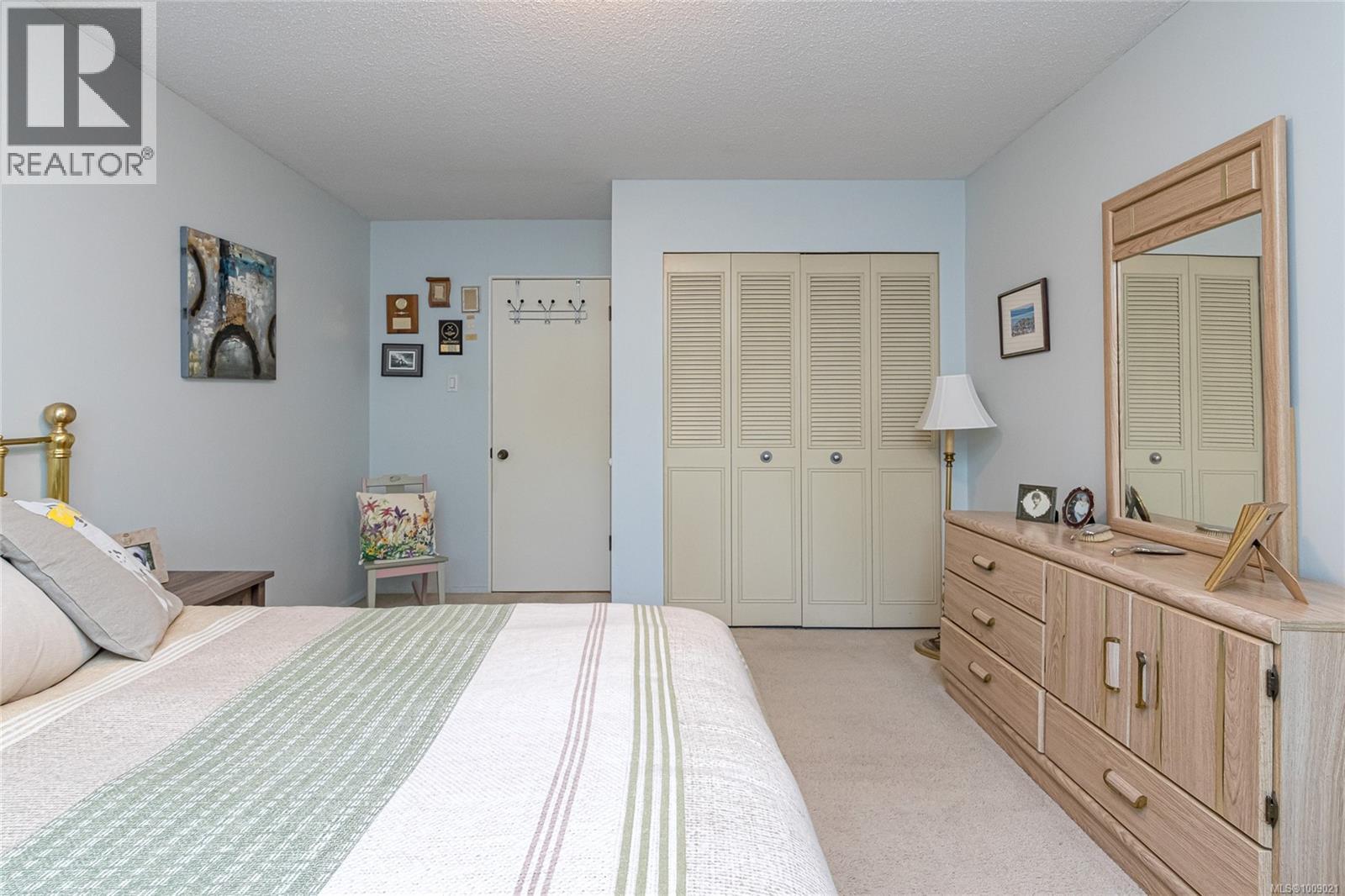 108 2040 White Birch Road, Sidney