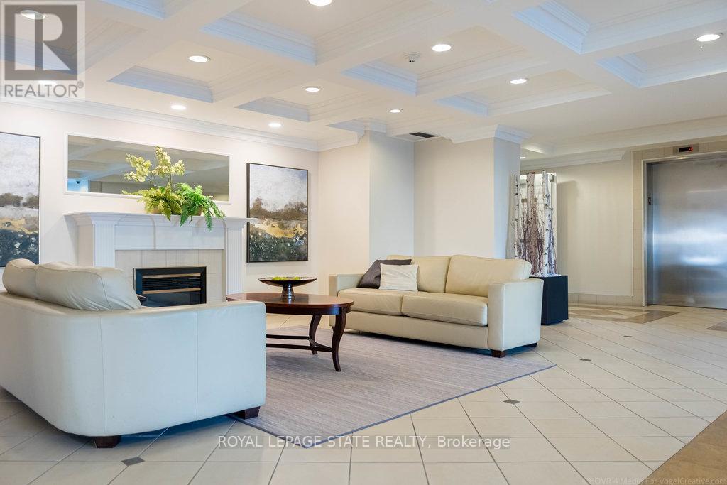 Photo 3 of 805 2000 Creekside Drive, Hamilton ON