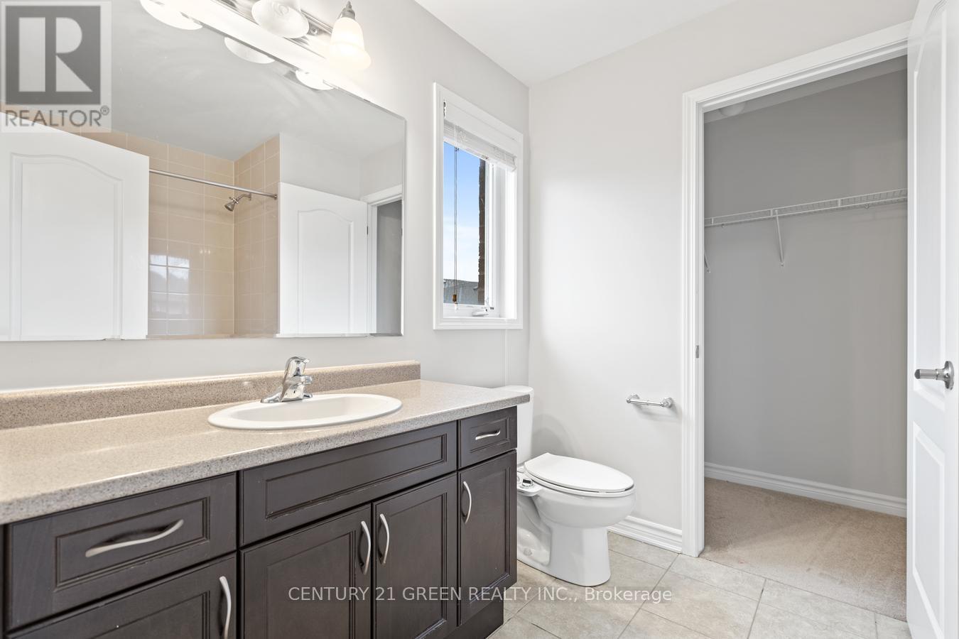 Photo 13 of 86 Leadenhall Road, Brampton ON
