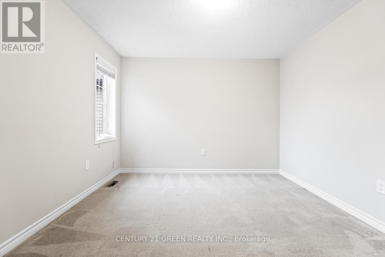 Photo 16 of 86 Leadenhall Road, Brampton ON