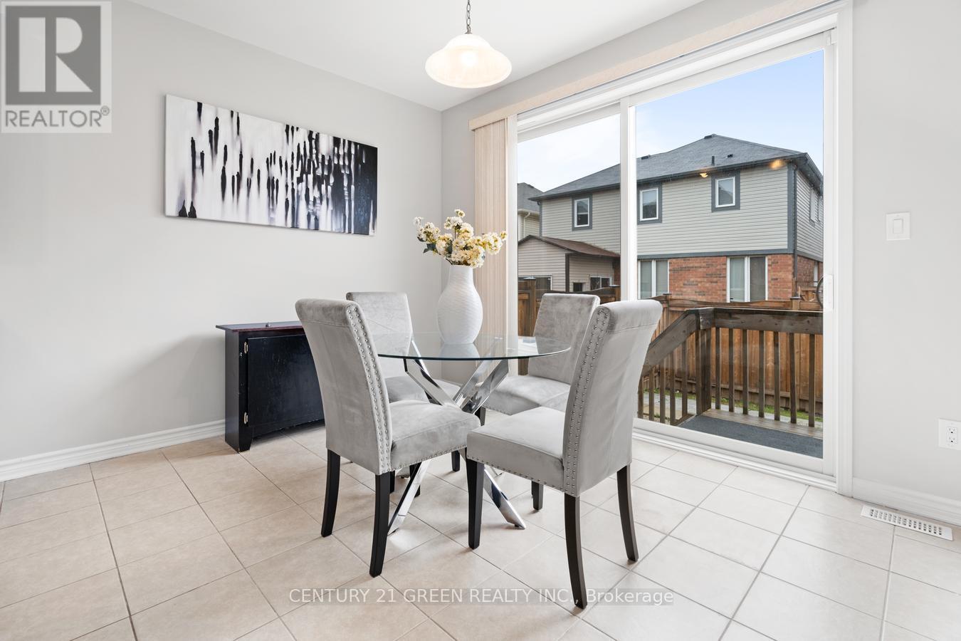Photo 8 of 86 Leadenhall Road, Brampton ON