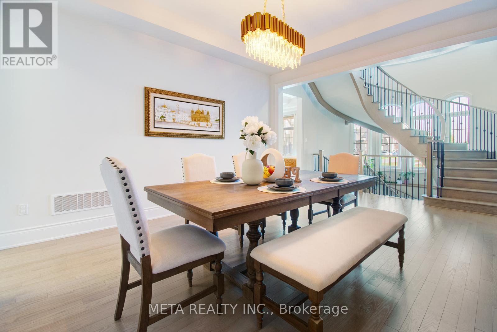 Photo 9 of 90 Broad Way, King ON