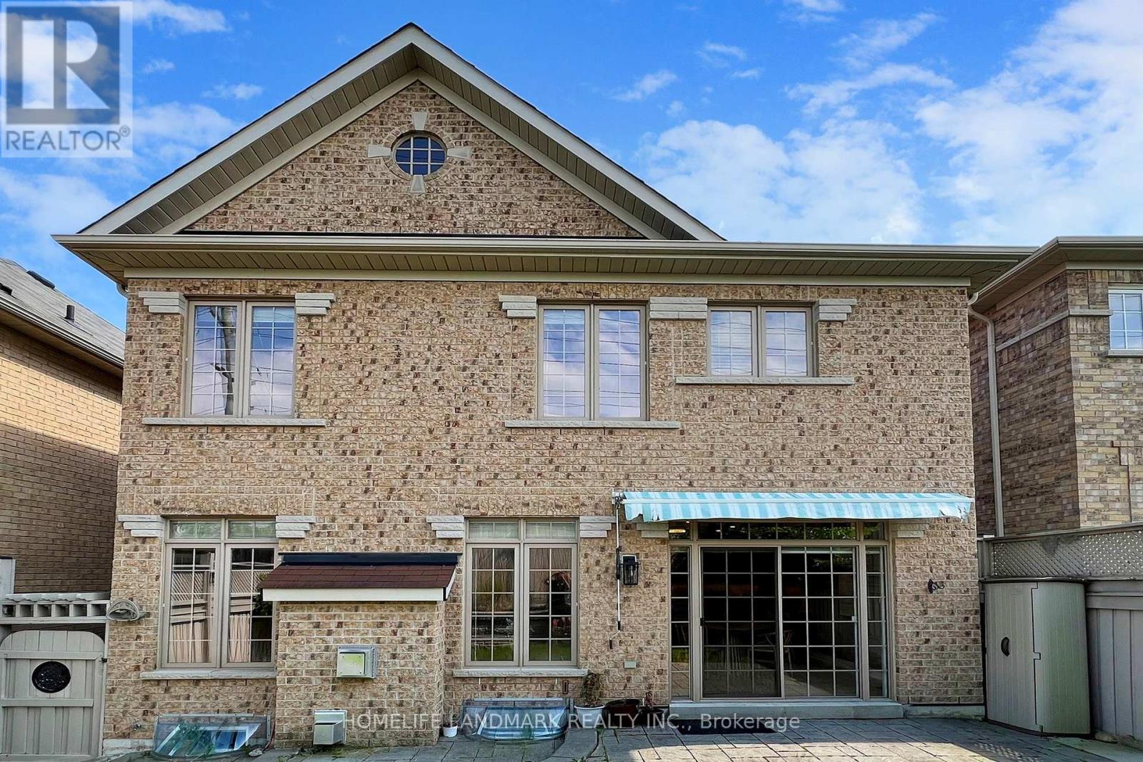 Photo 17 of 496 Foxcroft Boulevard, Newmarket ON