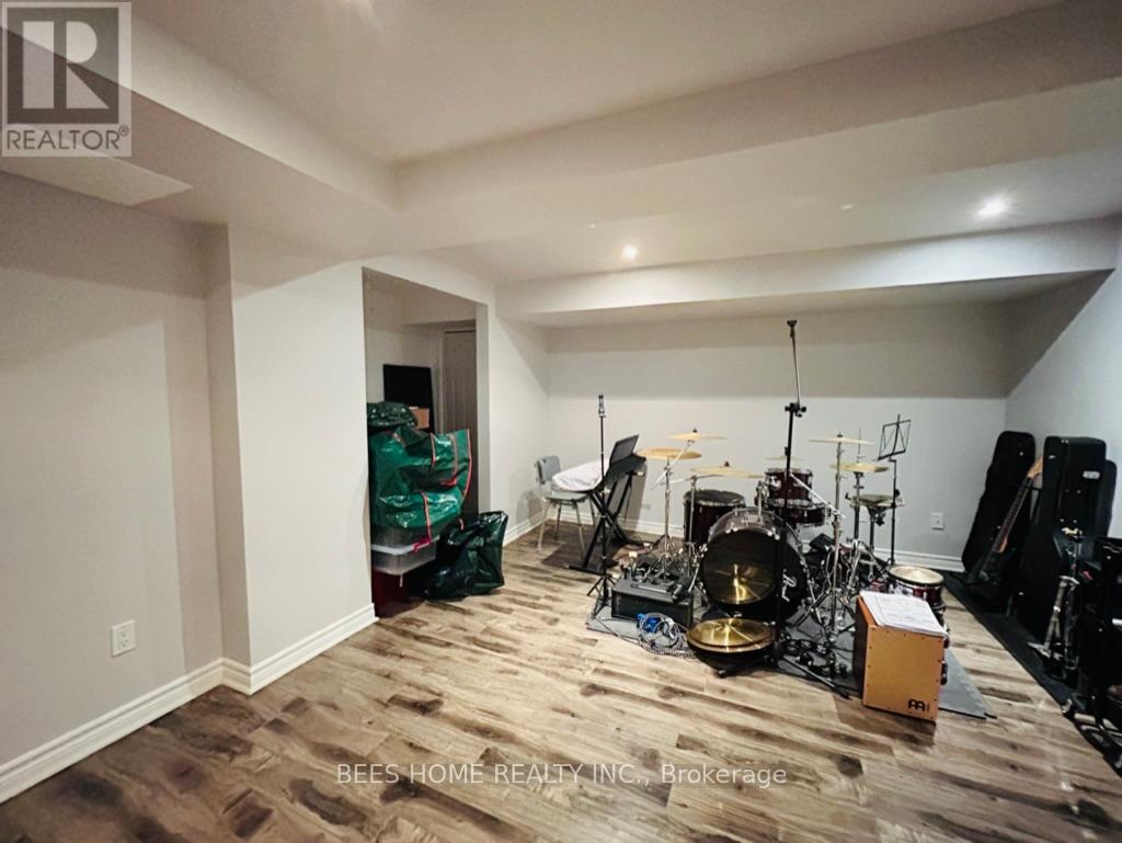 Photo 37 of 2893 Bur Oak Avenue, Markham ON
