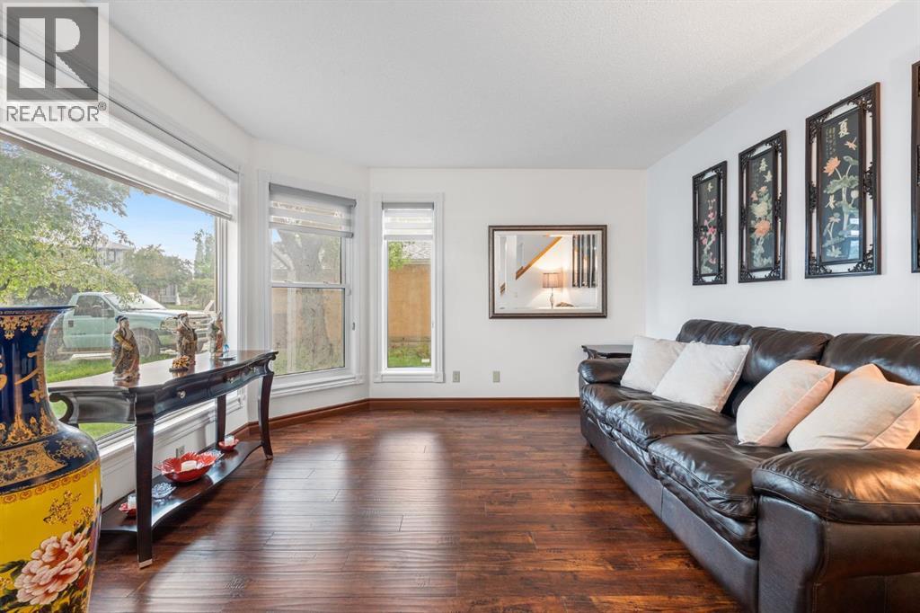 Photo 6 of 249 Applewood Place Se, Calgary AB