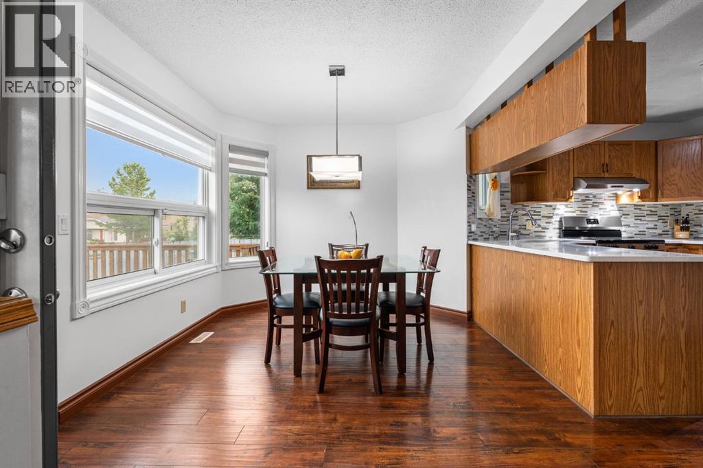 Photo 16 of 249 Applewood Place Se, Calgary AB