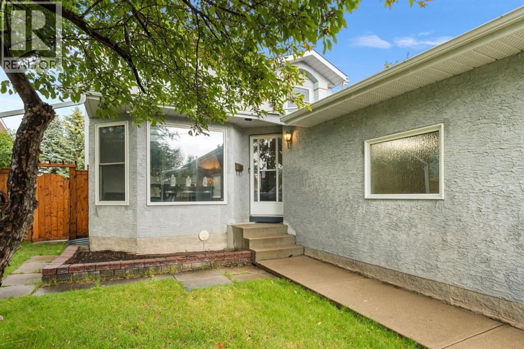 Photo 4 of 249 Applewood Place Se, Calgary AB