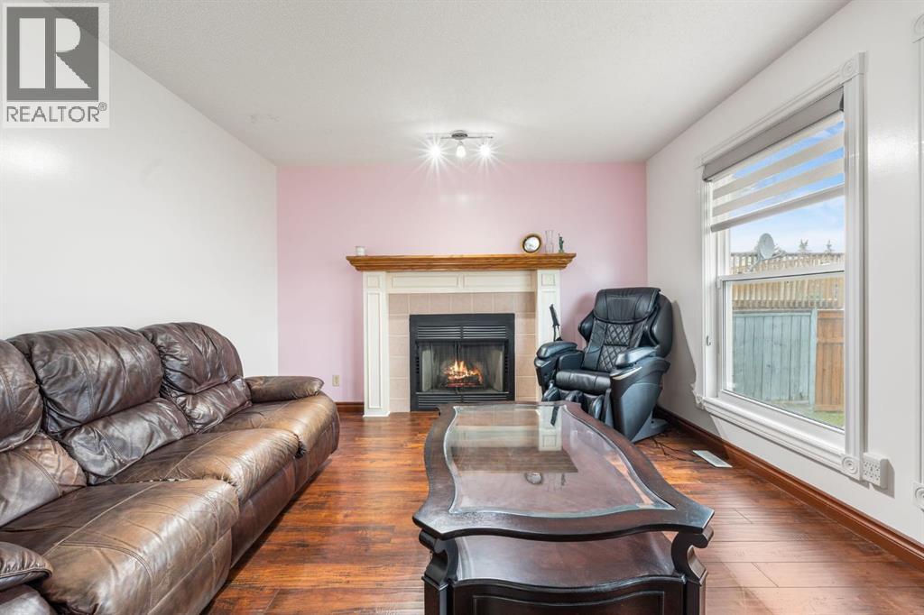 Photo 18 of 249 Applewood Place Se, Calgary AB