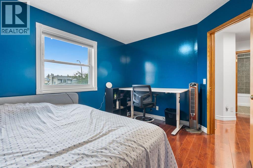 Photo 30 of 249 Applewood Place Se, Calgary AB