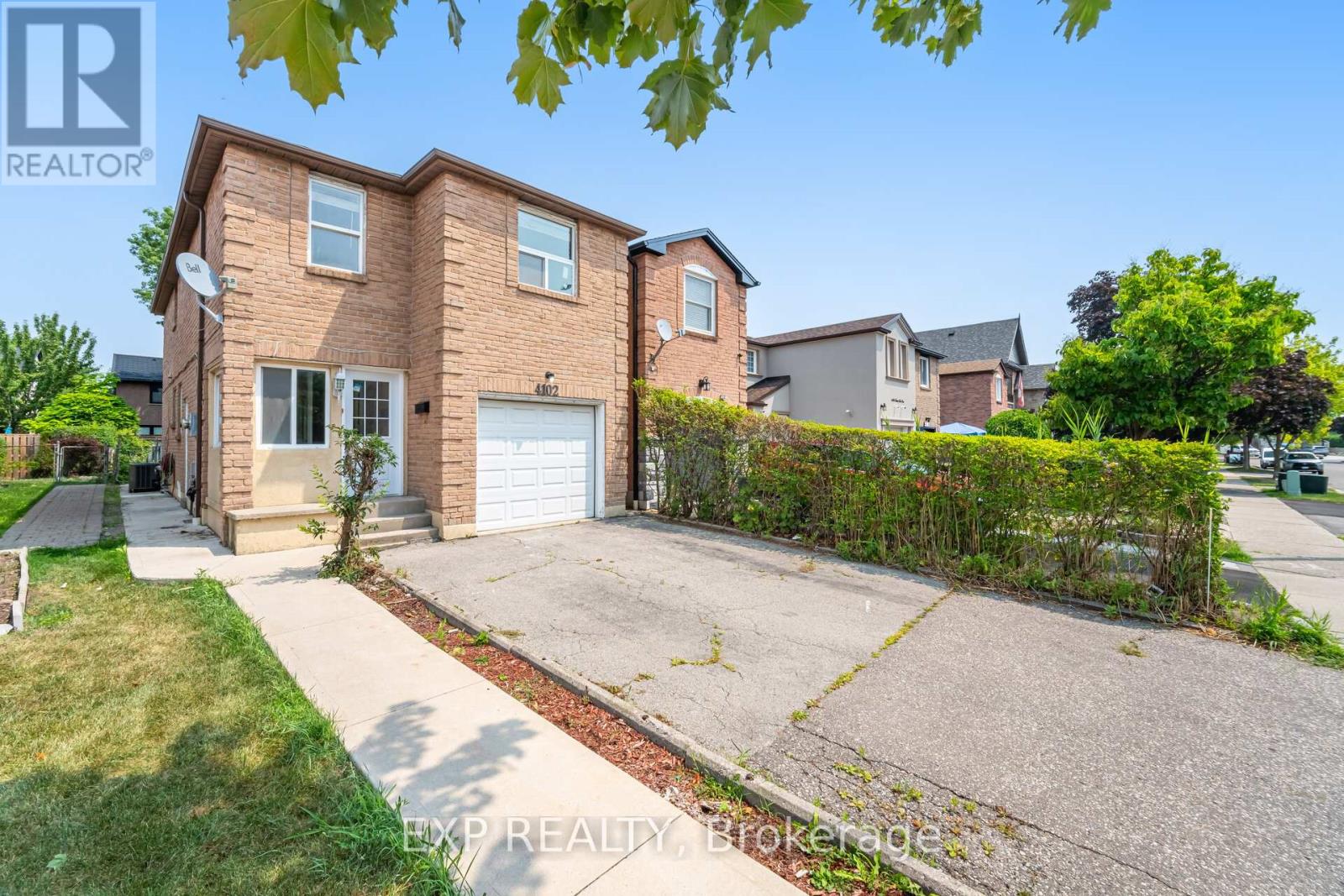 Photo 2 of 4102 Forest Fire Crescent, Mississauga ON
