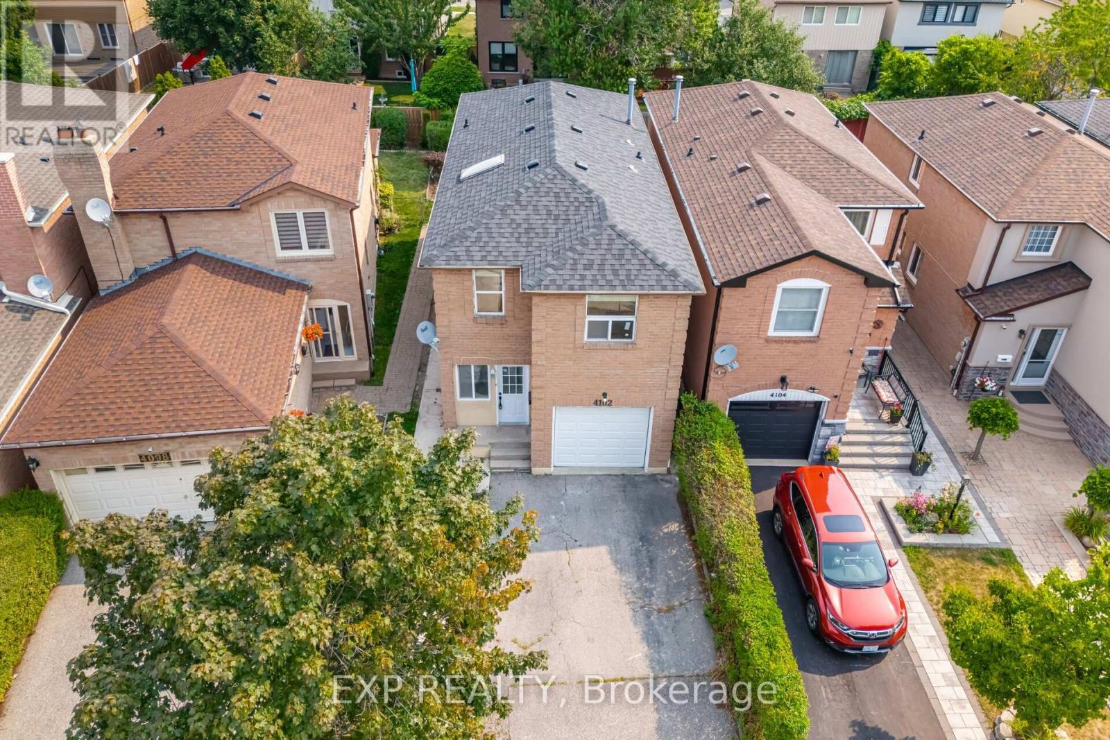 Photo 3 of 4102 Forest Fire Crescent, Mississauga ON