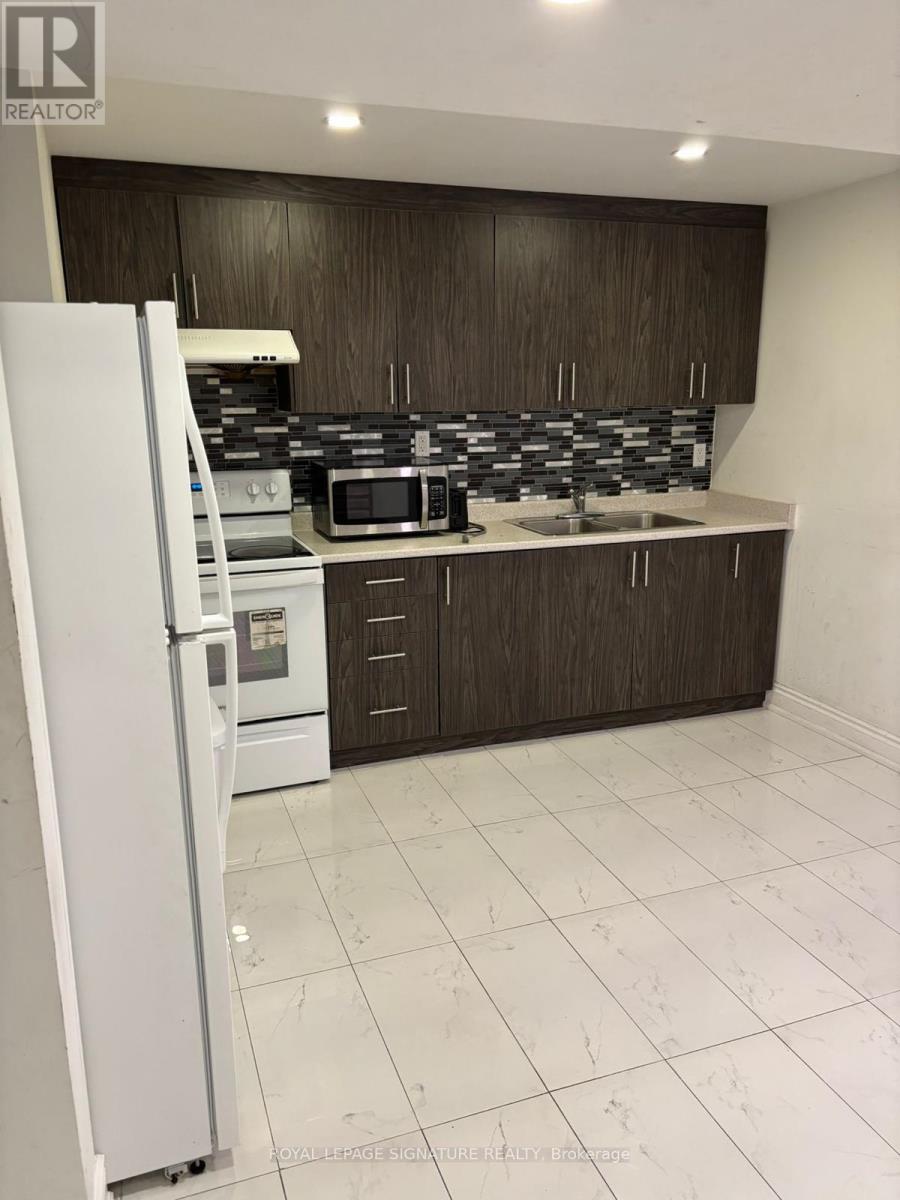 Photo 10 of Bsmt 29 Germain Circle, Brampton ON