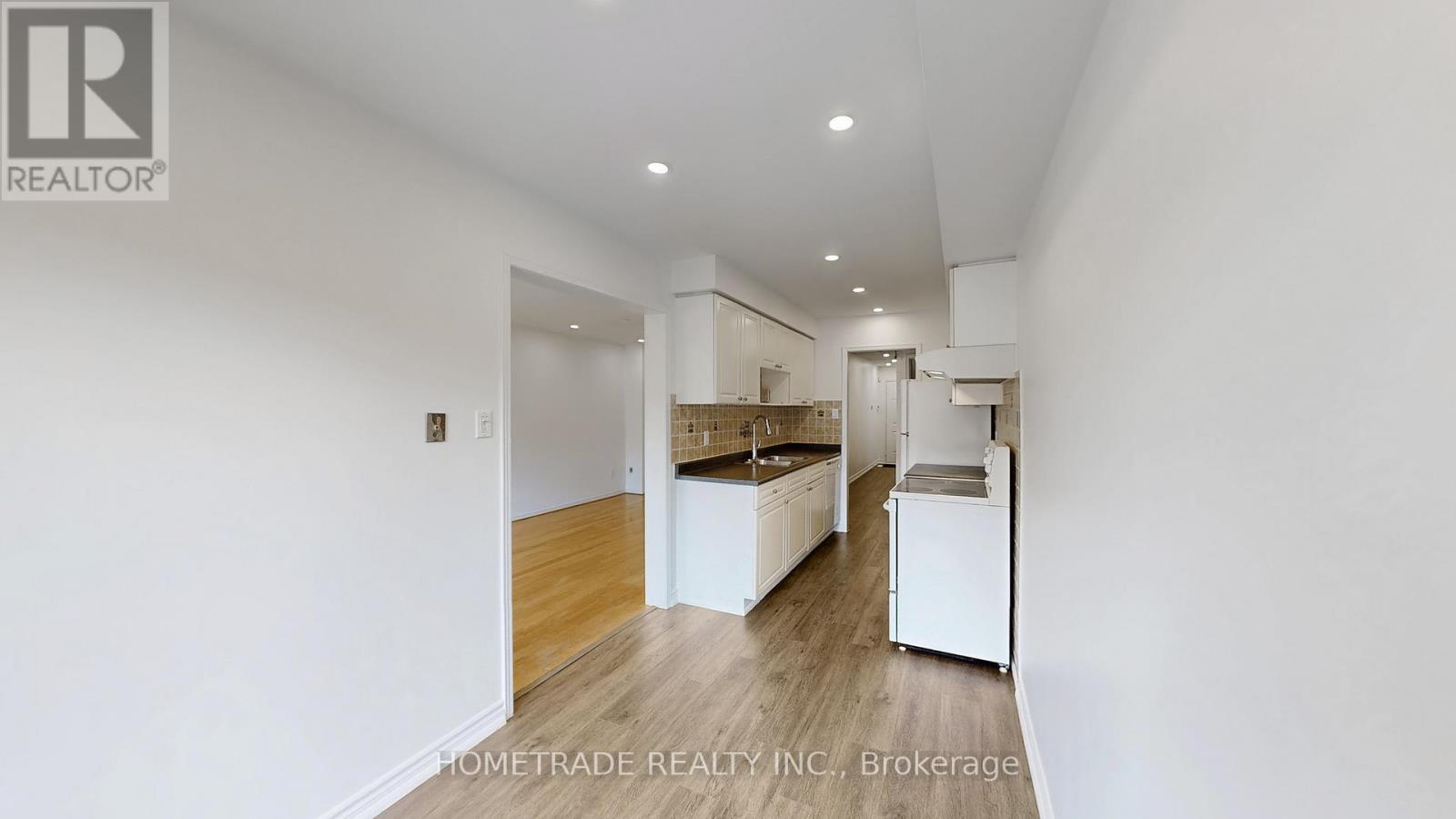 Photo 10 of 532 Steddick Court, Mississauga ON