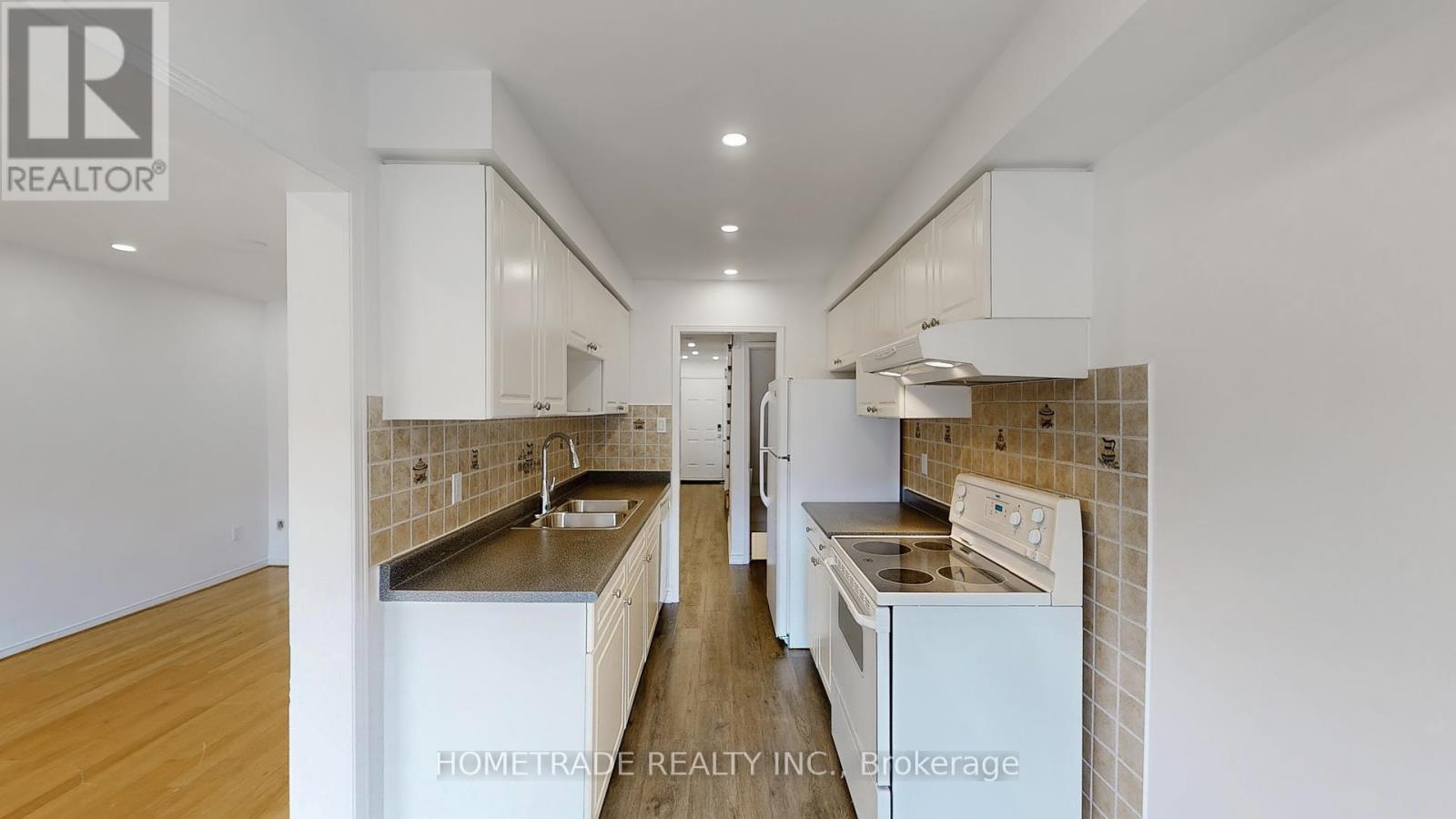 Photo 11 of 532 Steddick Court, Mississauga ON
