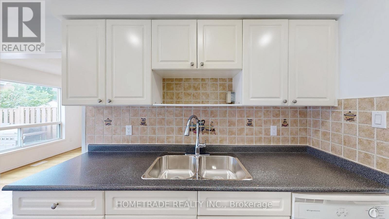 Photo 13 of 532 Steddick Court, Mississauga ON