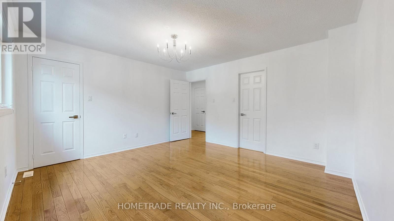 Photo 19 of 532 Steddick Court, Mississauga ON