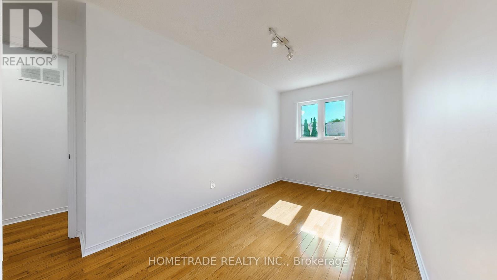Photo 23 of 532 Steddick Court, Mississauga ON