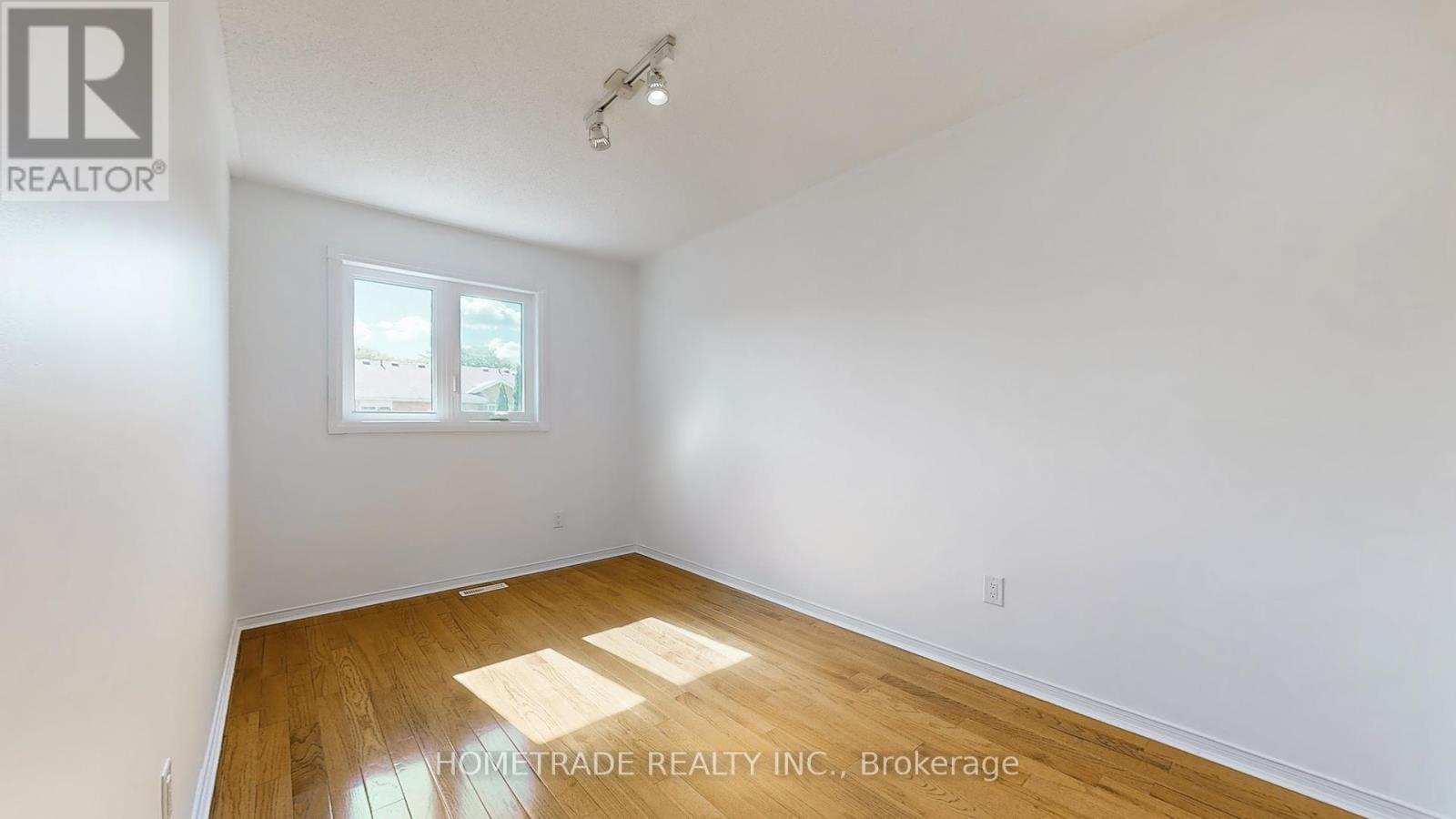 Photo 24 of 532 Steddick Court, Mississauga ON