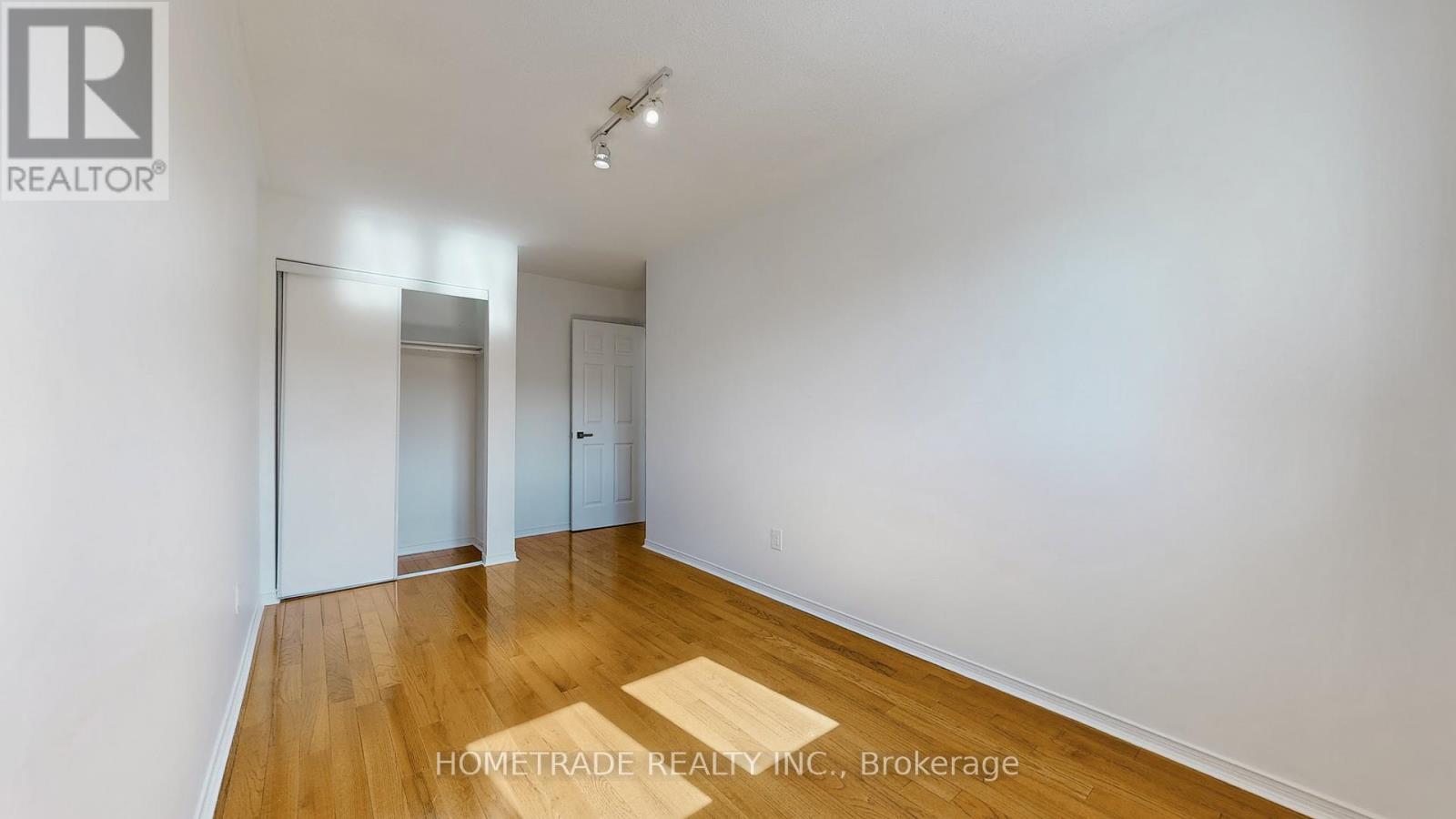 Photo 25 of 532 Steddick Court, Mississauga ON