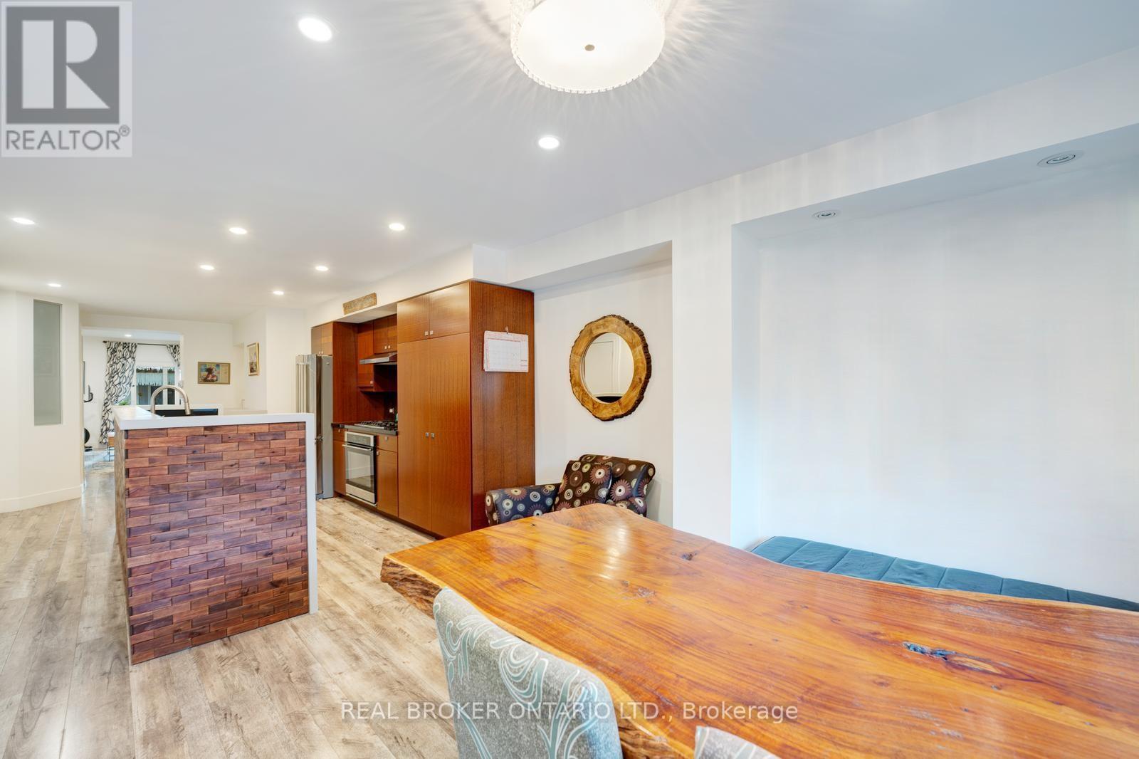 Photo 11 of Main 270 Mcroberts Avenue, Toronto ON