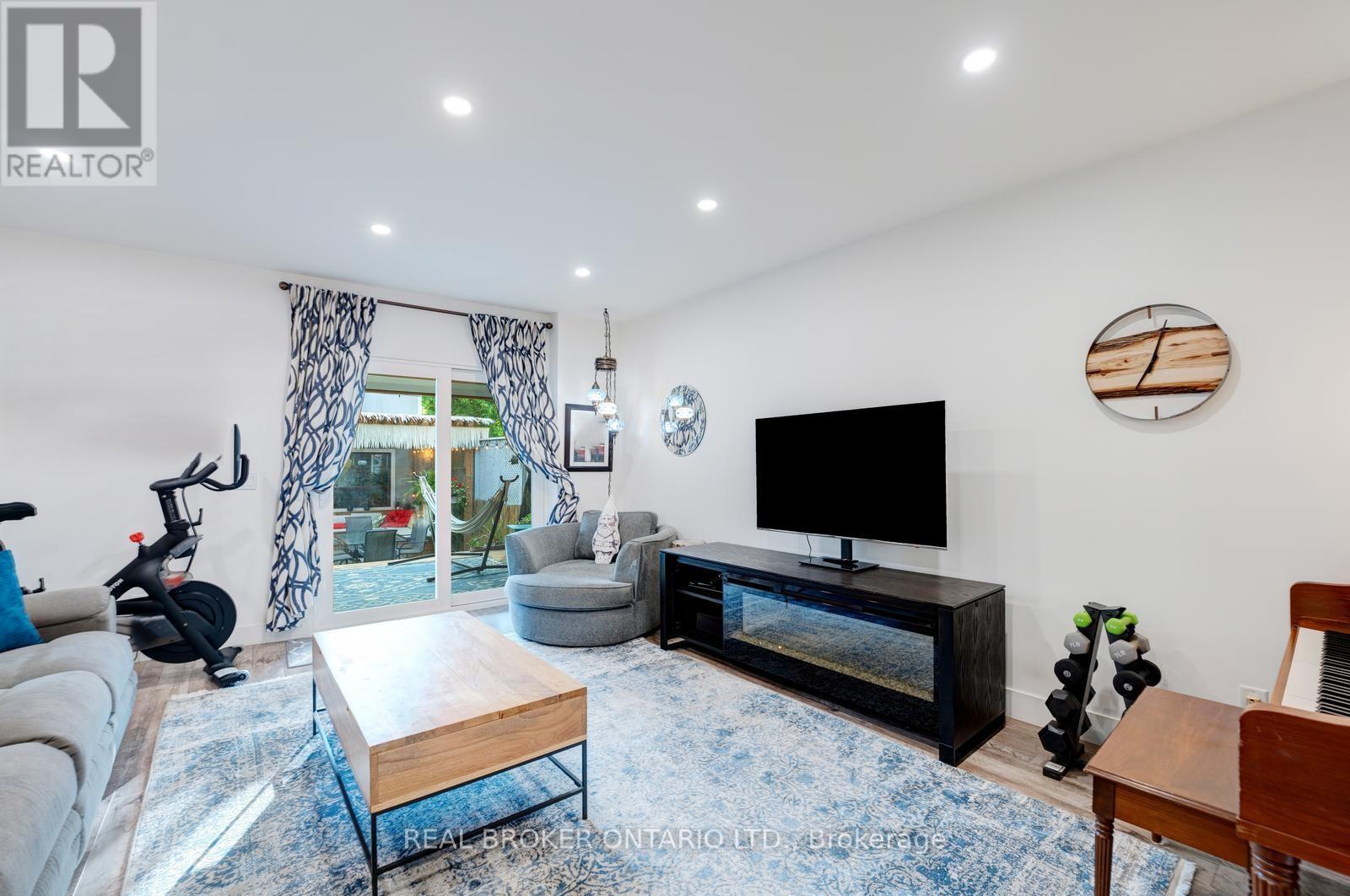 Photo 18 of Main 270 Mcroberts Avenue, Toronto ON
