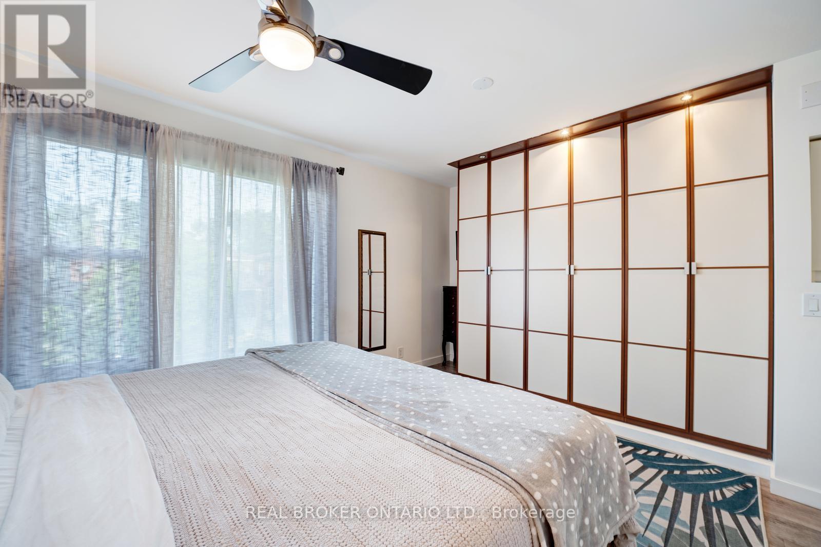 Photo 24 of Main 270 Mcroberts Avenue, Toronto ON
