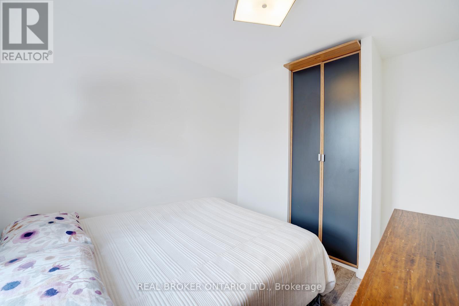 Photo 33 of Main 270 Mcroberts Avenue, Toronto ON
