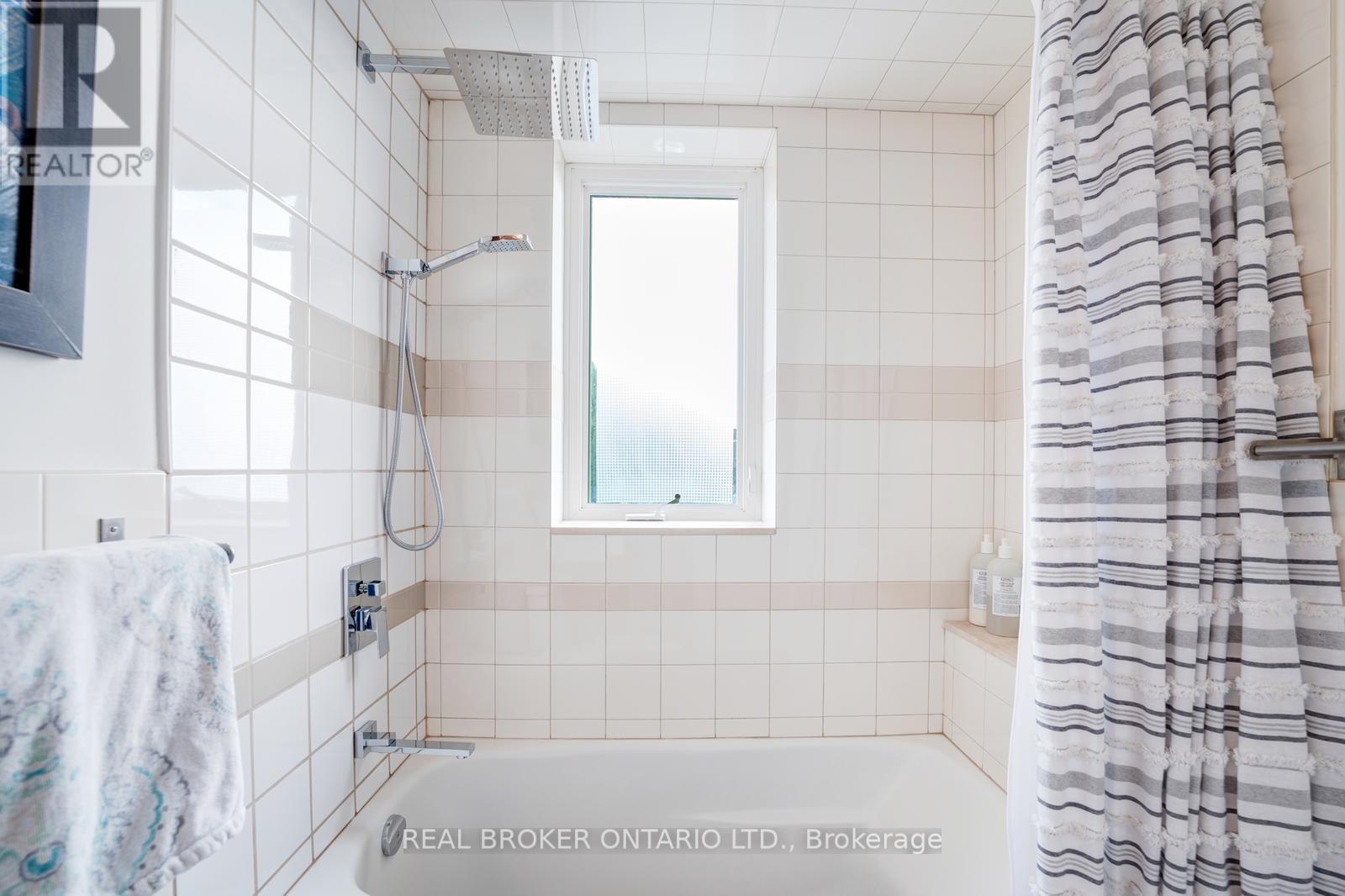 Photo 36 of Main 270 Mcroberts Avenue, Toronto ON