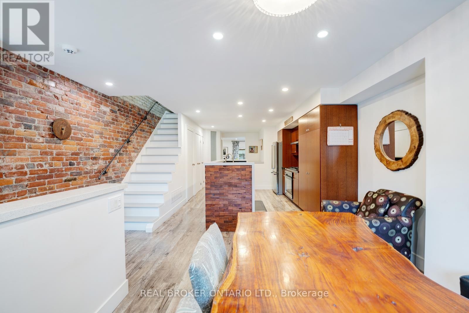 Photo 6 of Main 270 Mcroberts Avenue, Toronto ON
