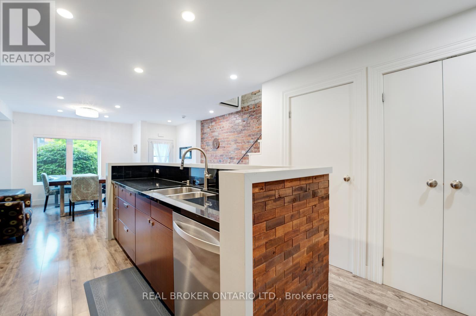 Photo 7 of Main 270 Mcroberts Avenue, Toronto ON