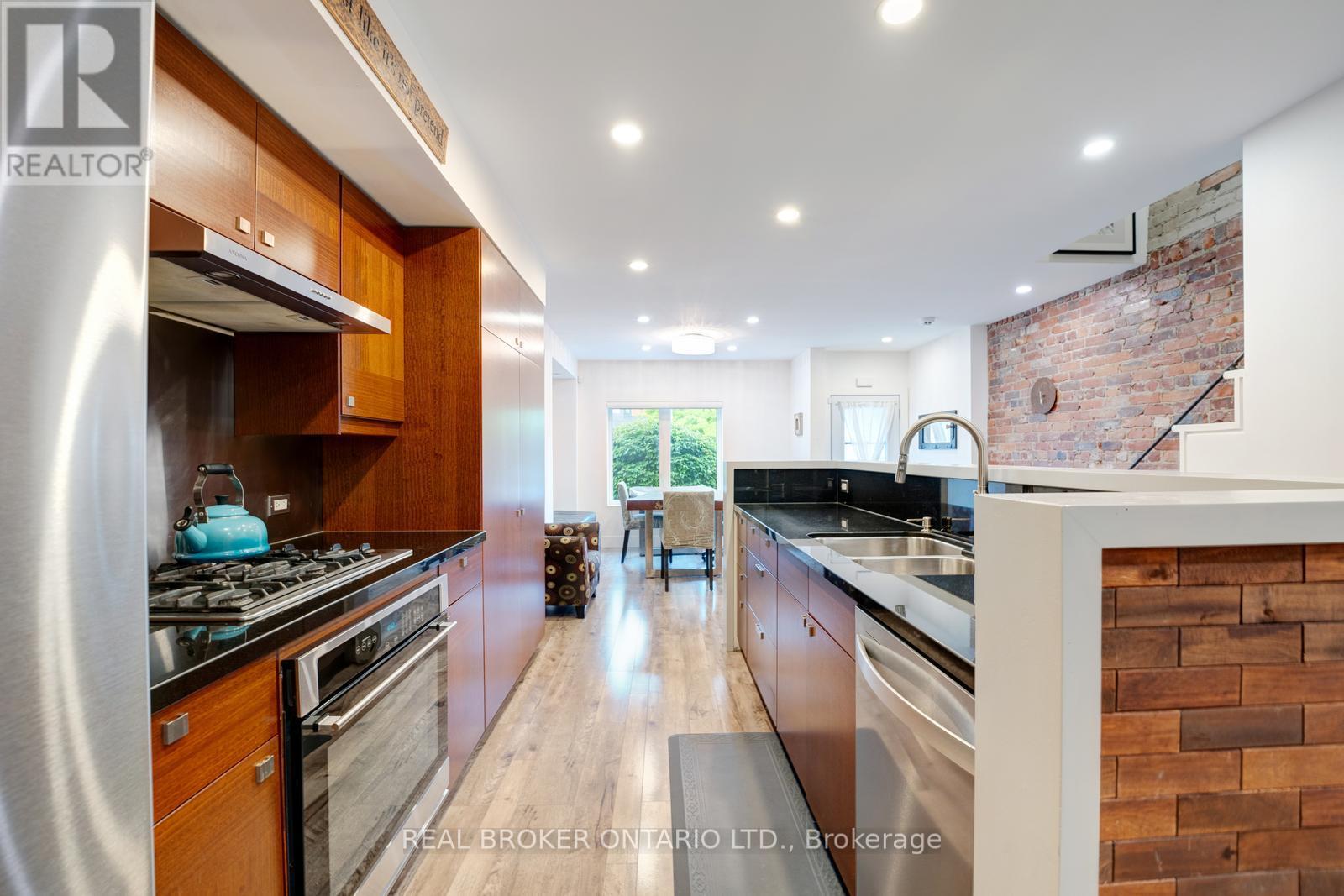Photo 8 of Main 270 Mcroberts Avenue, Toronto ON