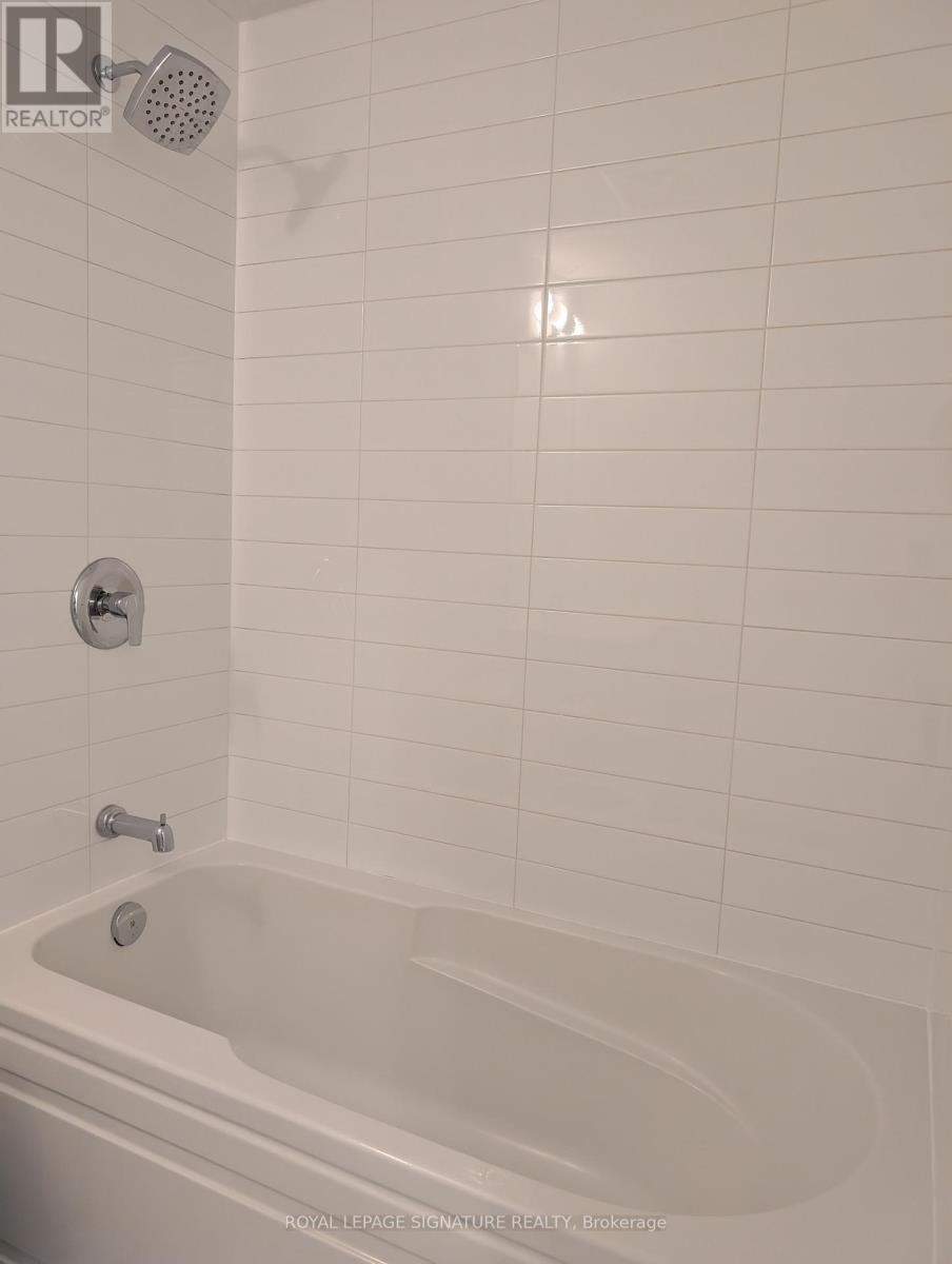 Photo 6 of 3715 30 Shore Breeze Drive, Toronto ON