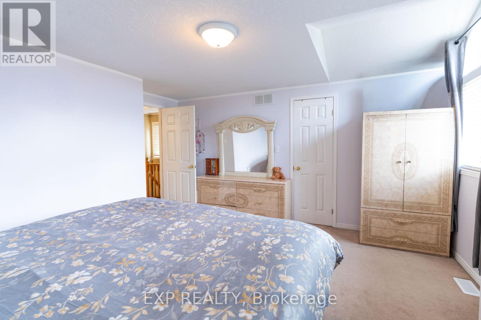 Photo 18 of 318 Activa Avenue, Kitchener ON