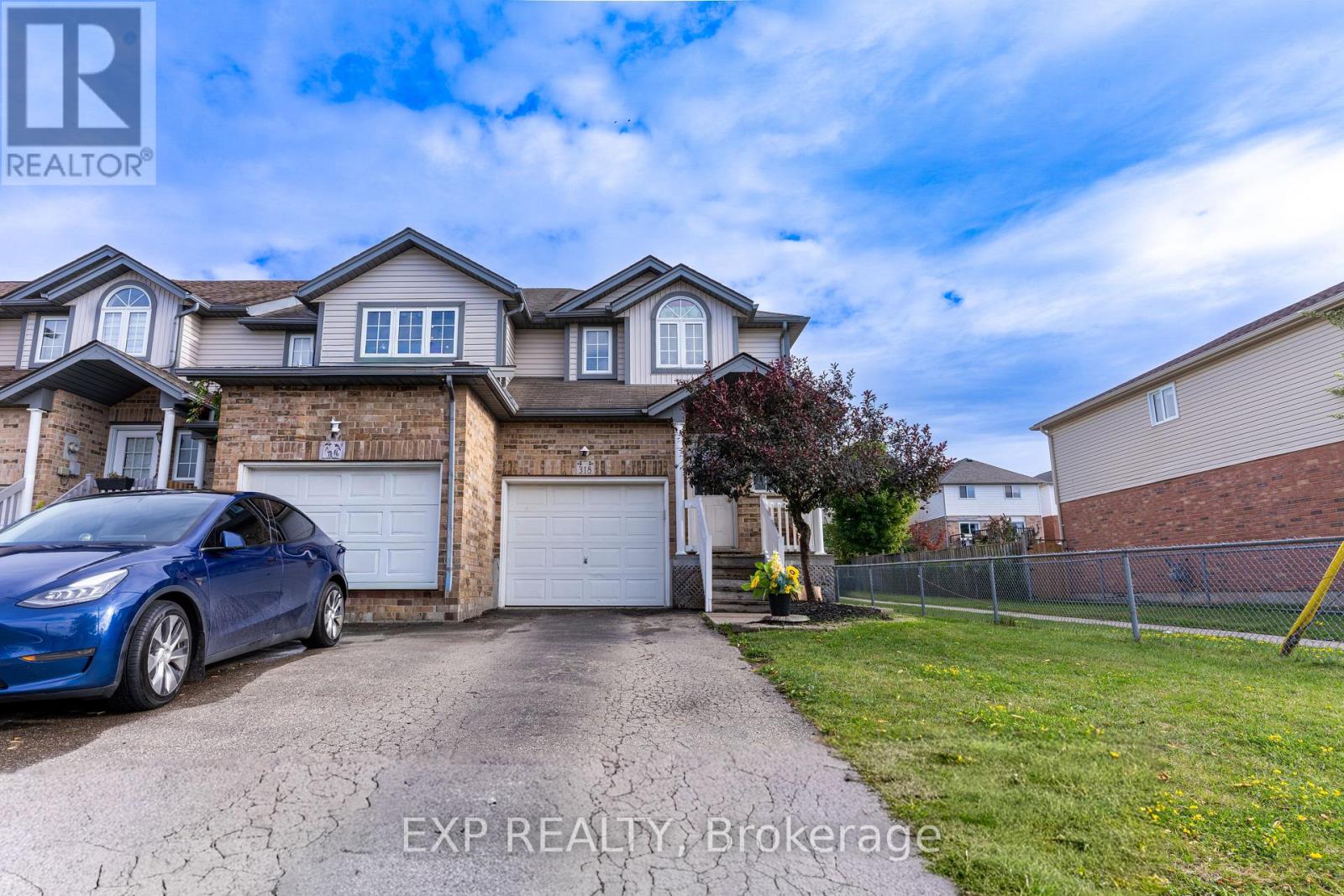 Photo 2 of 318 Activa Avenue, Kitchener ON