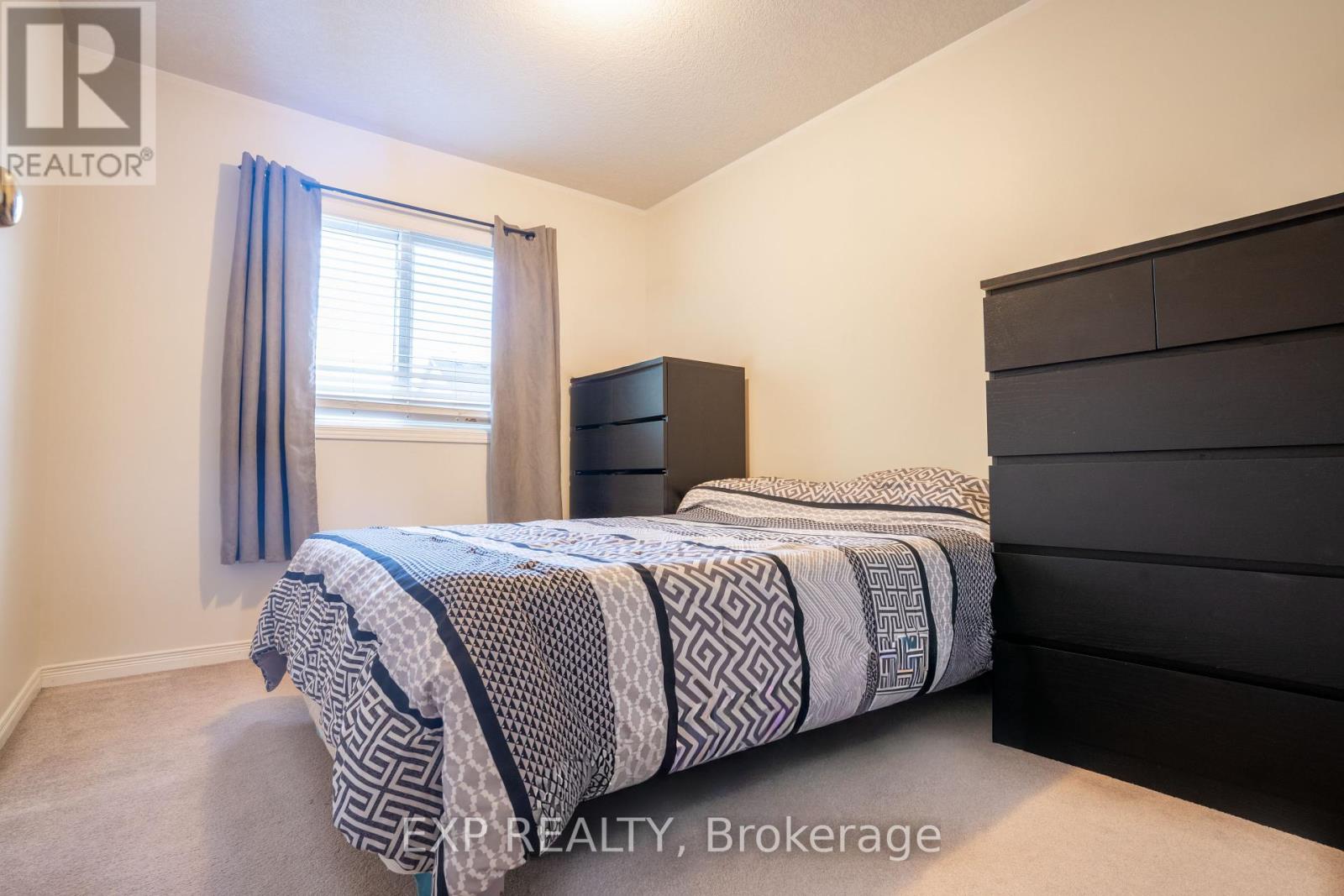 Photo 22 of 318 Activa Avenue, Kitchener ON